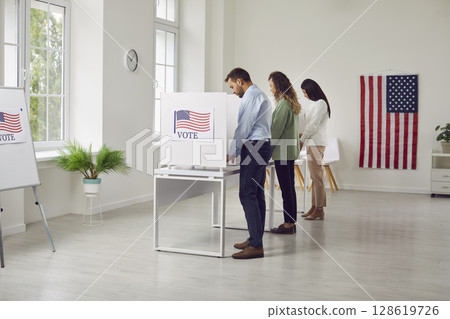 USA Citizens Voting on Election Day USA Citizens Voting on Election Day 128619726