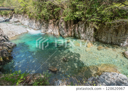 Trekking in Nagano Atera Valley 128620967
