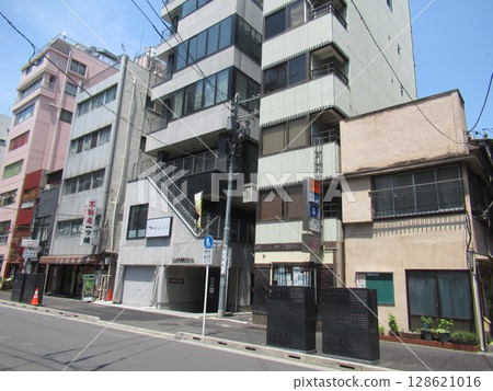 Near Uchikanda 3-chome 128621016