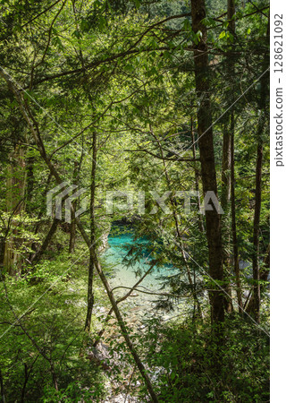 Trekking in Nagano Atera Valley 128621092