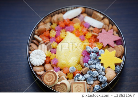 Japanese confectionery 128621567