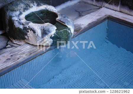 Hot spring Hot spring 128621962