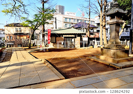 Walking around Zoshigaya: Zoshigaya Kishimojin Temple grounds Walking around Zoshigaya: Zoshigaya Kishimojin Temple grounds 128624292