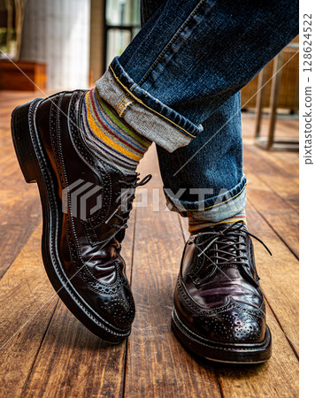 Leather shoes 128624522