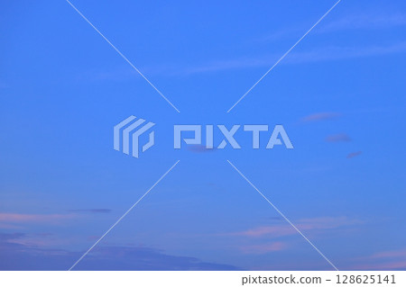 黃昏的天空,雲彩,只有天空 黃昏的天空,雲彩,只有天空 128625141