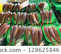 日本魚市上展出的新鮮魚 128625846