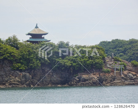 Sensui Island in Tomonoura (Fukuyama City, Hiroshima Prefecture) Sensui Island in Tomonoura (Fukuyama City, Hiroshima Prefecture) 128626470
