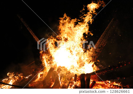 Oiso's Sagicho - Flames flickering beautifully like a fire pattern - Oiso's Sagicho - Flames flickering beautifully like a fire pattern - 128626661