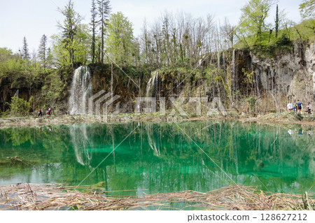 spectacular waterfalls and lakes of Plitvice Lakes National Park, in Croatia spectacular waterfalls and lakes of Plitvice Lakes National Park, in Croatia 128627212