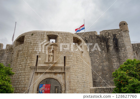 the Pile gate in Dubrovnik castle wall. Croatia the Pile gate in Dubrovnik castle wall. Croatia 128627760