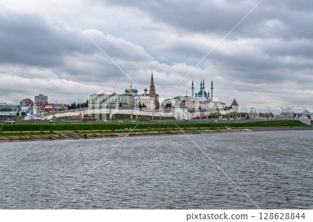 Cityscape of the embankment of the city of Kazan and the Kazan Kremlin. Russia 128628844
