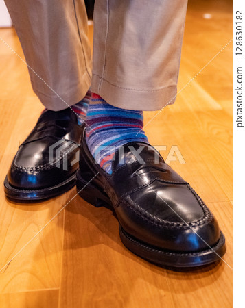 Leather shoes 128630182