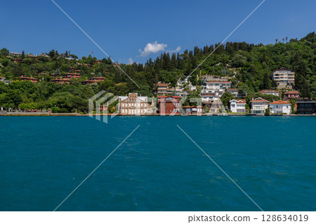 Beautiful Istanbul cityscape view from cruise sailing to Bosphorus,Turkey Beautiful Istanbul cityscape view from cruise sailing to Bosphorus,Turkey 128634019