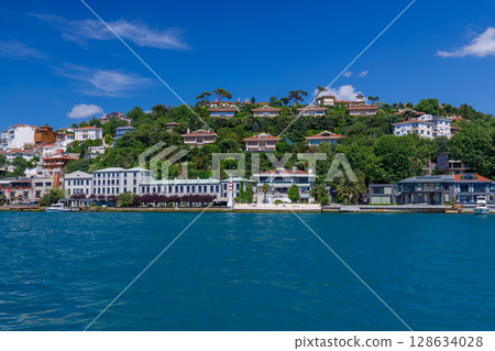 Beautiful Istanbul cityscape view from cruise sailing to Bosphorus,Turkey Beautiful Istanbul cityscape view from cruise sailing to Bosphorus,Turkey 128634028