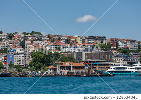 Beautiful Istanbul cityscape view from cruise sailing to Bosphorus,Turkey Beautiful Istanbul cityscape view from cruise sailing to Bosphorus,Turkey 128634045