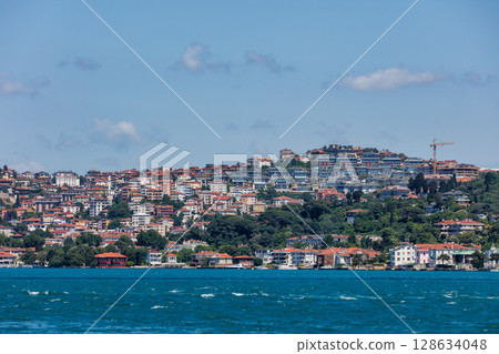 Beautiful Istanbul cityscape view from cruise sailing to Bosphorus,Turkey Beautiful Istanbul cityscape view from cruise sailing to Bosphorus,Turkey 128634048