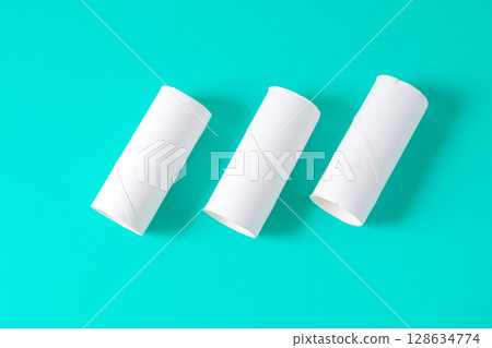 The tissue paper cores or toilet paper tubes on background. 128634774