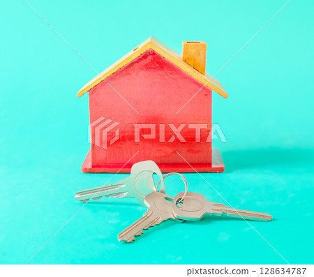 Toy red house with key, concept finance growth and property . 128634787