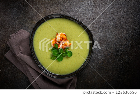 pea cream soup, with shrimp, green soup, homemade, top view, no people, pea cream soup, with shrimp, green soup, homemade, top view, no people, 128636556