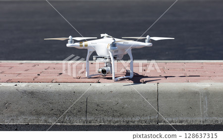 drone, preparation for take-off 128637315