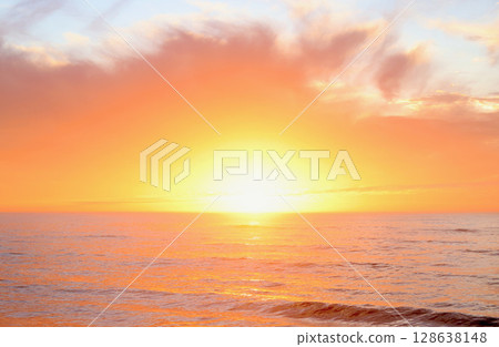 河原鄉海灘的黎明 128638148