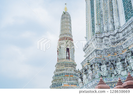 Wat Arun (Bangkok) Thailand 128638669