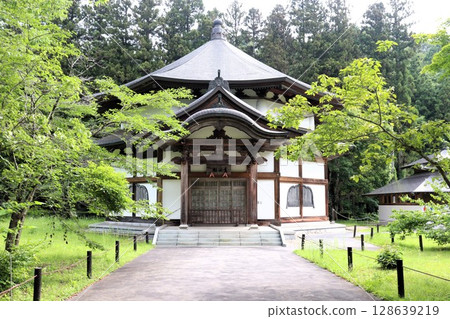 Enzoji Temple Treasure Hall Historical Building Aizu-Yanaizu Fukushima Prefecture 128639219