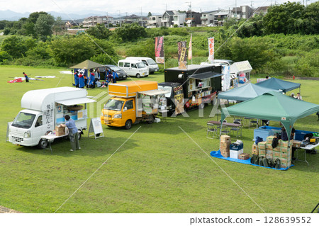 夏季活動：放流燈籠 128639552