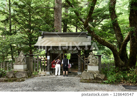 Kamikochi: Myojin Pond, where the gods reside Kamikochi: Myojin Pond, where the gods reside 128640547