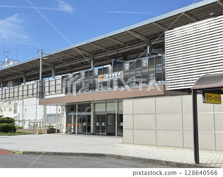 Tokaido Shinkansen, Gifu-Hashima Station (South Exit. Hashima City, Gifu Prefecture) 128640566