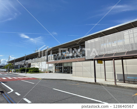 Tokaido Shinkansen, Gifu-Hashima Station (South Exit. Hashima City, Gifu Prefecture) 128640567