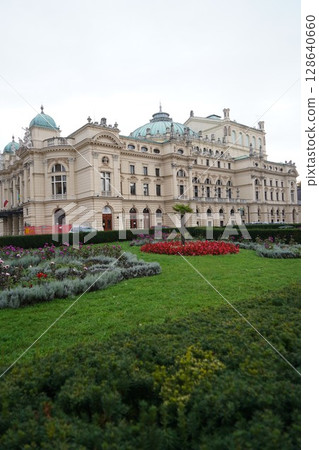 Scenery around the old town of Krakow, the Kyoto of Poland 128640660