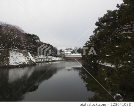 Hikone castle 128641088