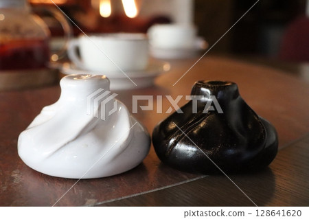 Discover Elegant Black and White Decorative Items Perfect for Modern Interior Design Styles Discover Elegant Black and White Decorative Items Perfect for Modern Interior Design Styles 128641620