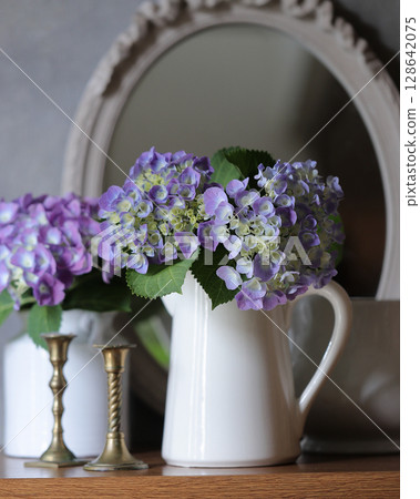 Hydrangea in a vase Hydrangea in a vase 128642075