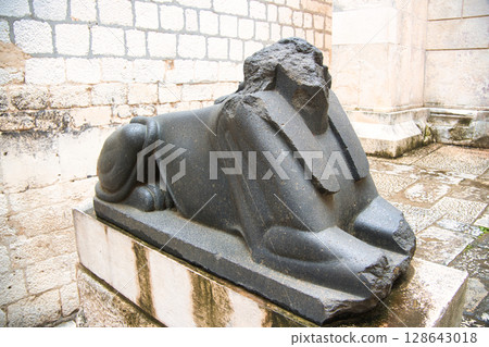 The Sphinx of Split 128643018