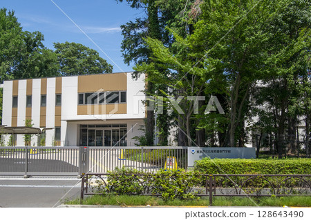 Main gate of Hiroo Nursing College (Kamikitazawa, Setagaya-ku, Tokyo) 128643490