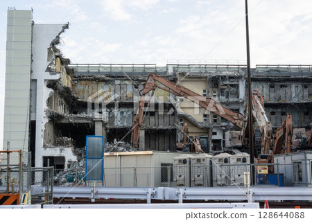 舊建築拆除現場 舊建築拆除現場 128644088