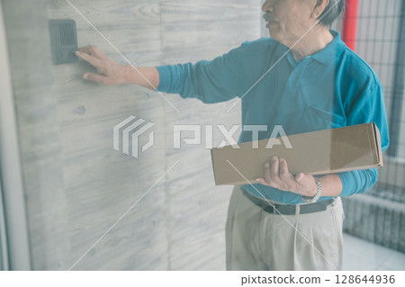 宅急送快運 銀髮族 男人 128644936