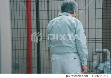 check, checkup, senior 128644957