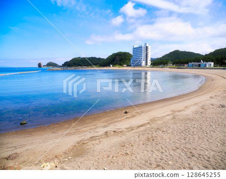 淺蟲海岸日落海灘 清爽藍天下的淺蟲風景（夏季） 青森縣青森市 128645255