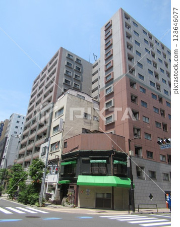 Near Kanda station north exit 128646077