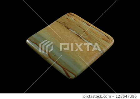 碧玉圖片－蘊含風景的石頭 128647386