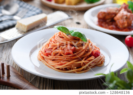 Easy remake using leftover chicken wings stewed in tomato sauce! Homemade pasta 128648136