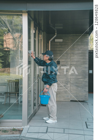 銀髮族 男人 男 128649828