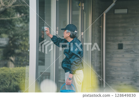銀髮族 男人 男 128649830