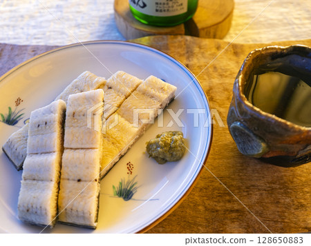 烤鰻魚和酒～成年人的日式料理時間～ 128650883