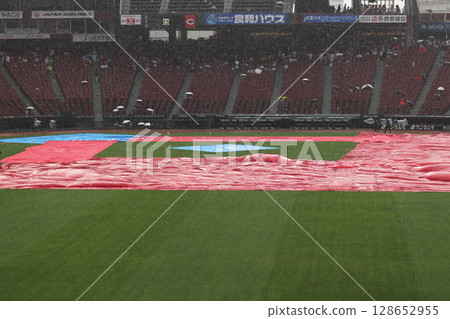 因雨延期的馬自達體育場 128652955