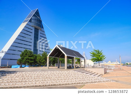 A clear blue sky at Aoimori Park and the Aomori Prefectural Tourist and Products Center Aspam, Aomori City, Aomori Prefecture A clear blue sky at Aoimori Park and the Aomori Prefectural Tourist and Products Center Aspam, Aomori City, Aomori Prefecture 128653872