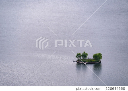 Hatsushima Island on Lake Suwa as seen from Tateishi Park 128654668